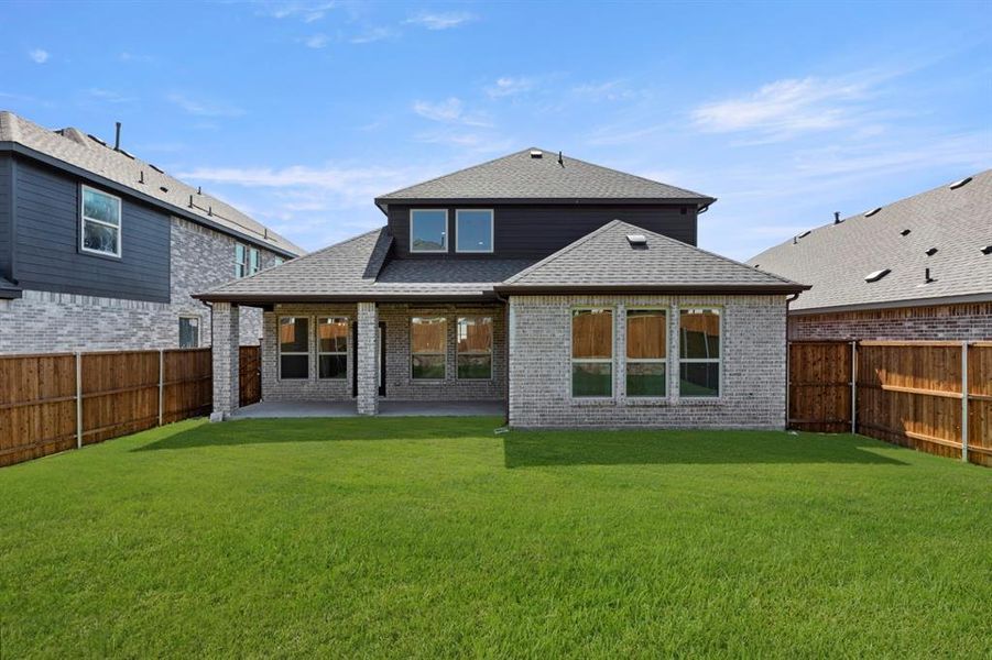 25_26. 5513 Burford - Back 25_26. 5513 Burford - Back