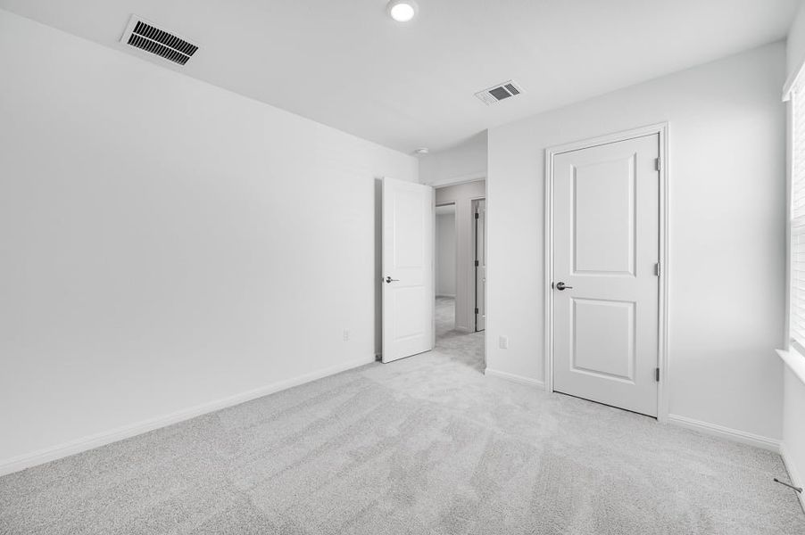 Spacious, unfurnished interior of a new home in Emory Crossing, Hutto (Image 16).