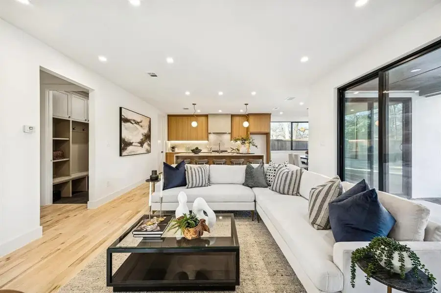 Furnished interior view inside a new home in , Dallas (Image 7).