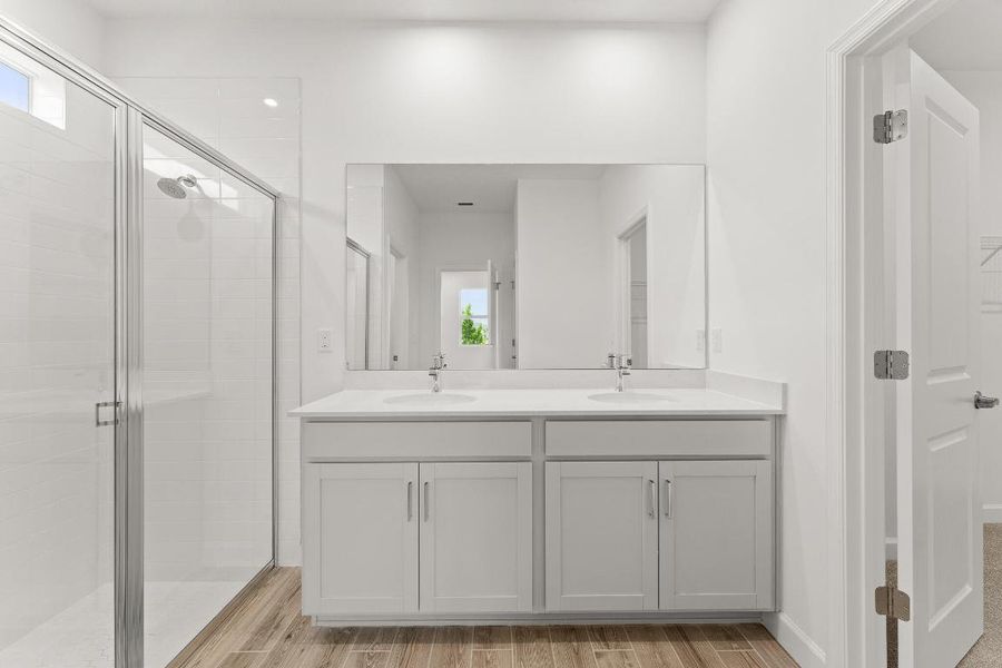 US_SEF_CASCADES_LOT 338_owners bath