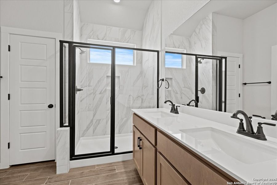 Furnished interior view inside a new home in Meyer Ranch, New Braunfels (Image 5).