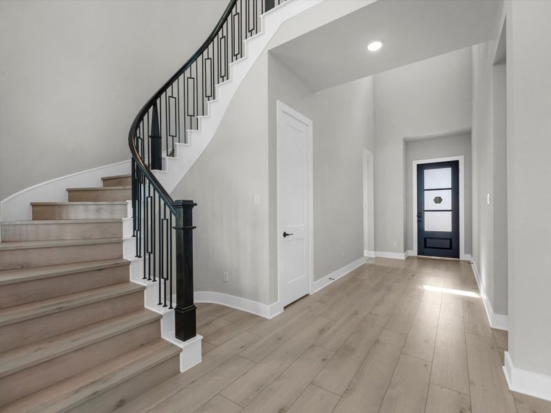 Spacious, unfurnished interior of a new home in Pecan Ridge, Fulshear (Image 11).