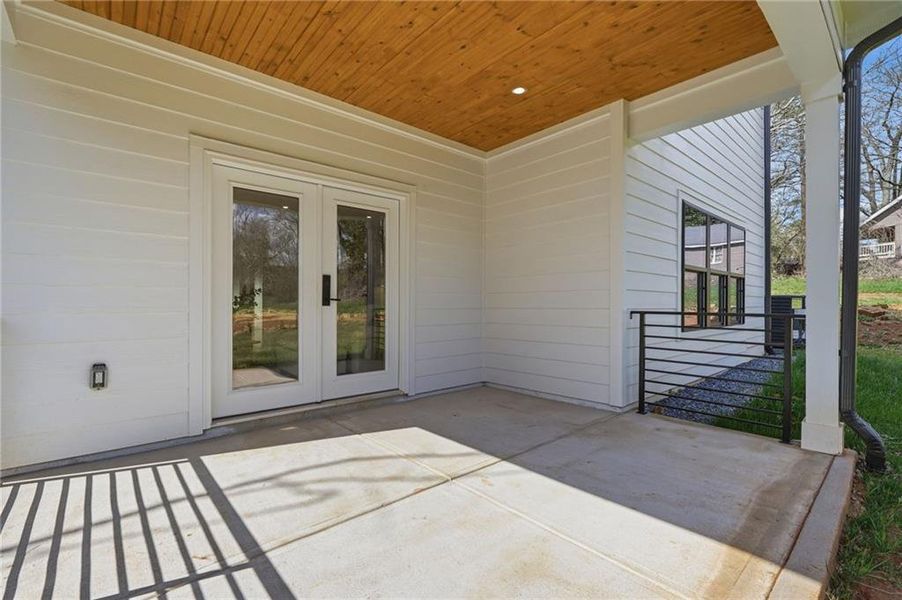 Exterior details and patio area of a home in , Scottdale (Image 3).
