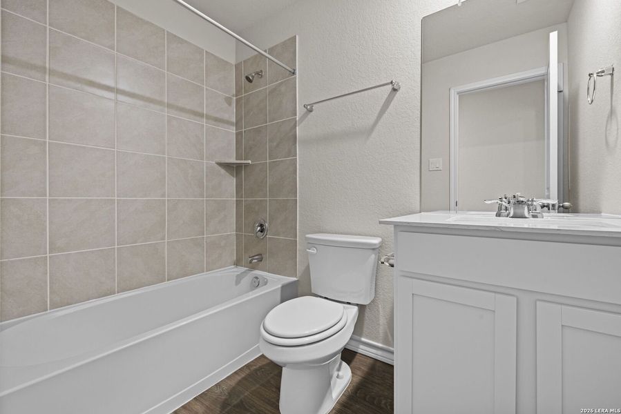 Furnished interior view inside a new home in Avenida, Converse (Image 7).