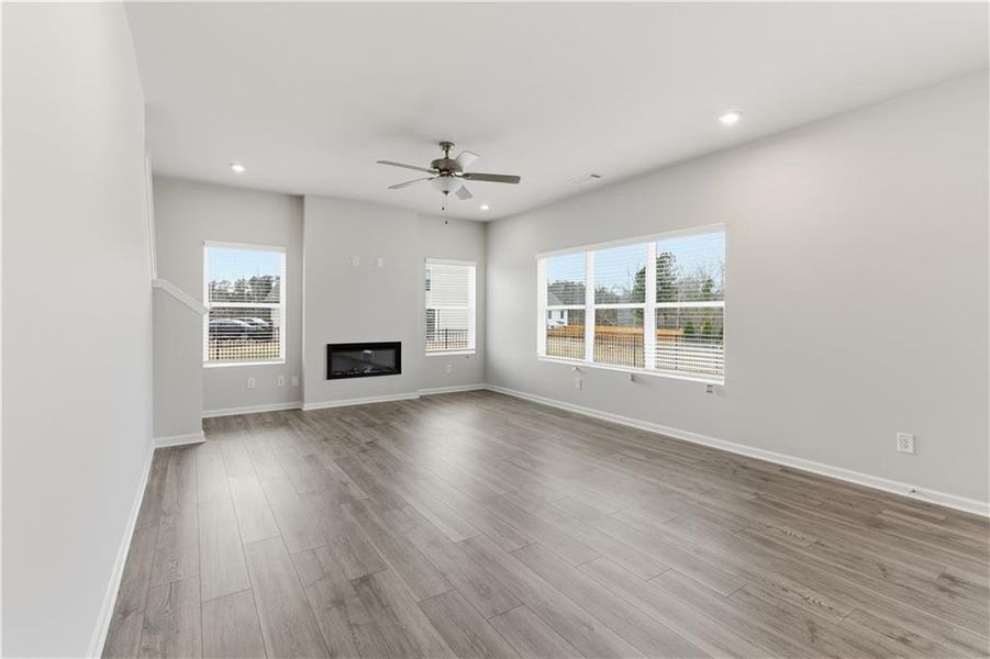 Spacious, unfurnished interior of a new home in The Reserve at Chapel Hill Phase II, Douglasville (Image 28).