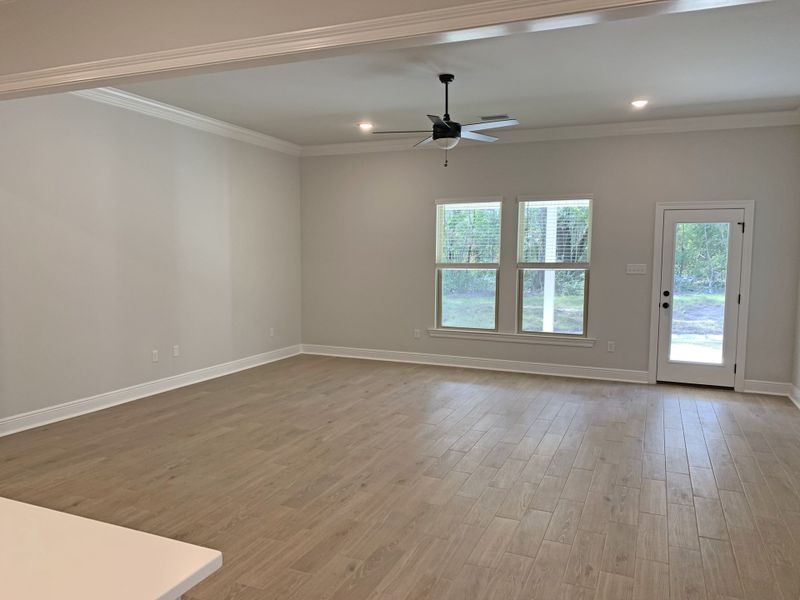 Spacious, unfurnished interior of a new home in Sentinel Ridge, Pace (Image 10).