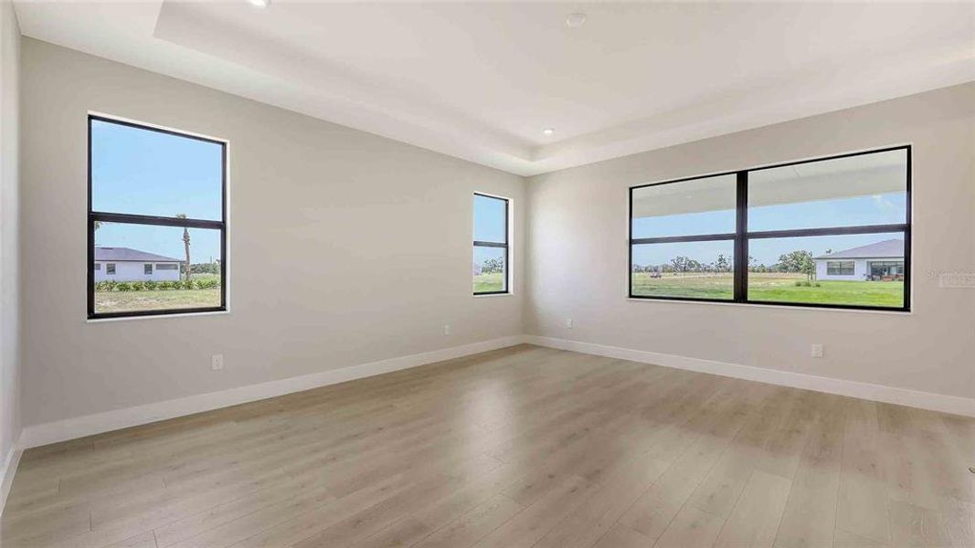 Spacious, unfurnished interior of a new home in Woodland Preserve, Parrish (Image 35).