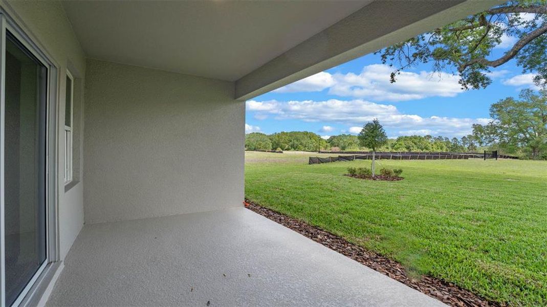 Exterior details and patio area of a home in Fountain View, Ormond Beach (Image 2). Exterior details and patio area of a home in Fountain View, Ormond Beach (Image 2).