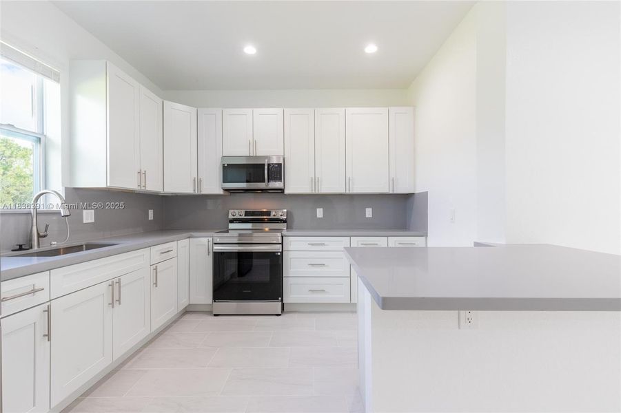 Furnished interior view inside a new home in , Lake Placid (Image 5).