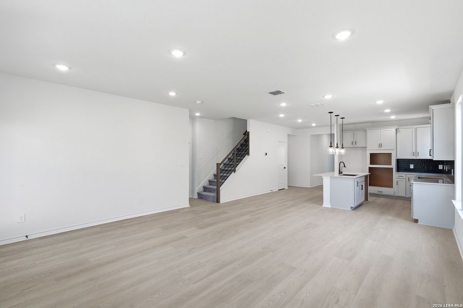 Spacious, unfurnished interior of a new home in Davis Ranch, San Antonio (Image 32).