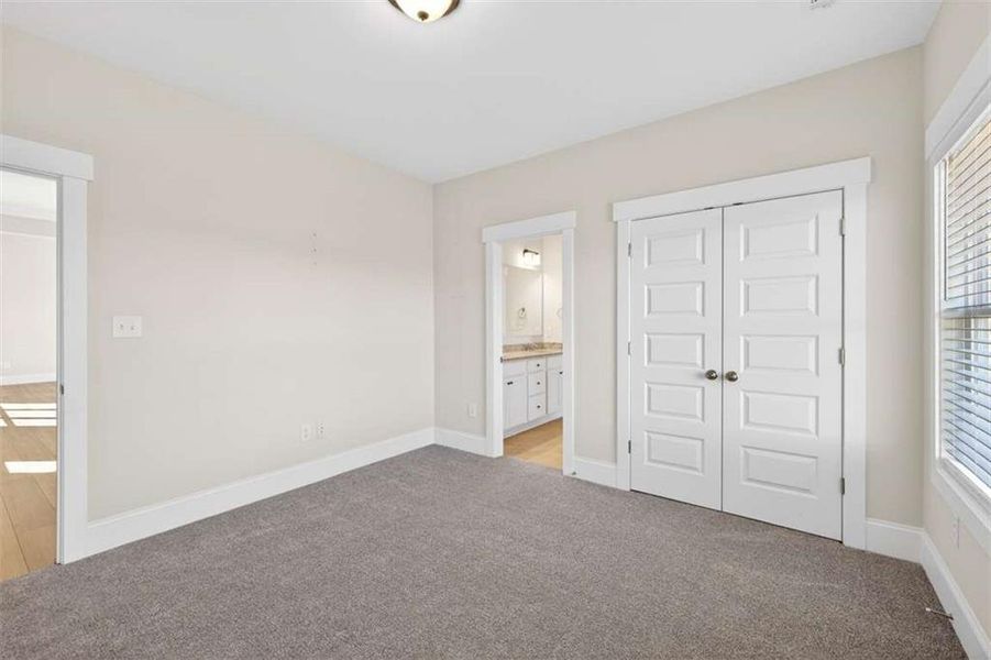Spacious, unfurnished interior of a new home in , Comer (Image 53).