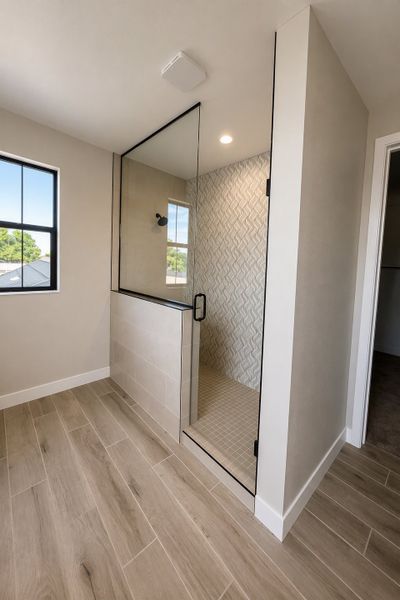 Spacious, unfurnished interior of a new home in 33 North, Gilbert (Image 5).