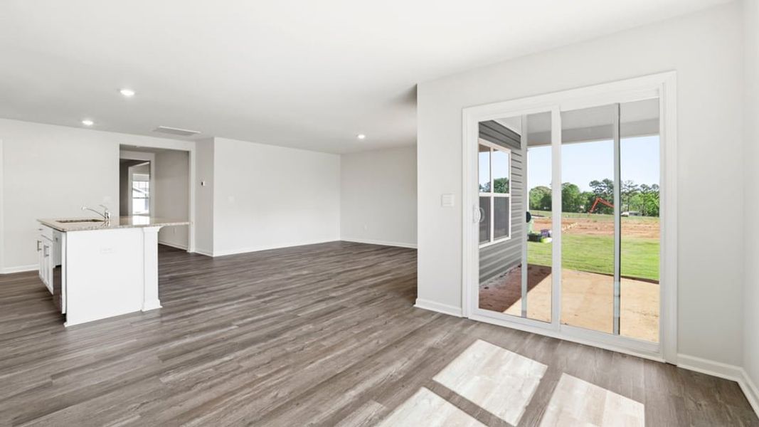 Spacious, unfurnished interior of a new home in Cascade Point, Seneca (Image 18).