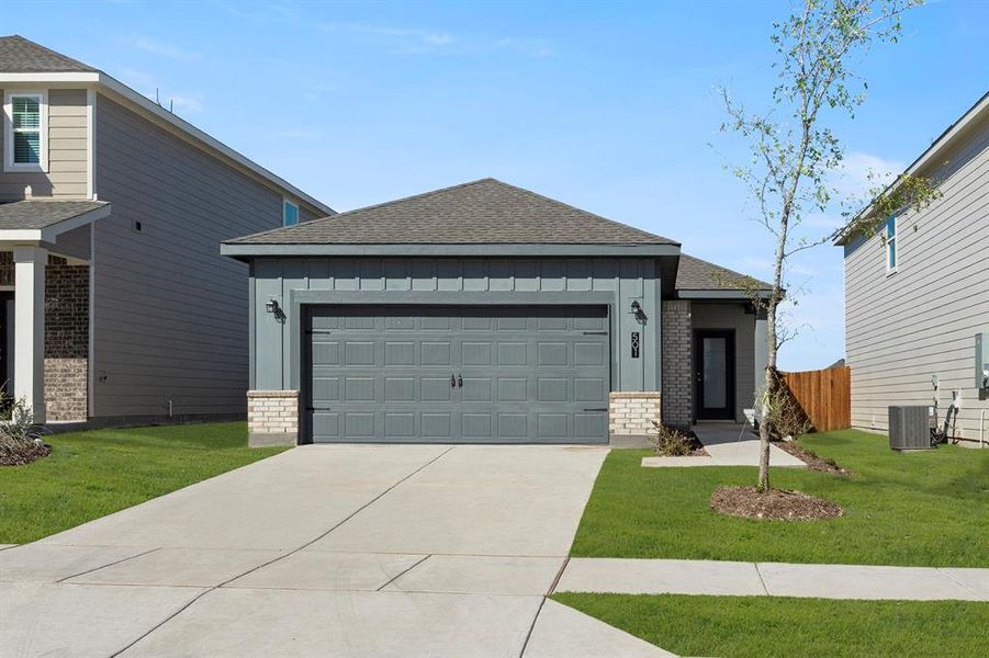 02. 501 Merced - Front