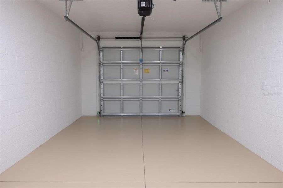 Spacious, unfurnished interior of a new home in , Citrus Springs (Image 44).