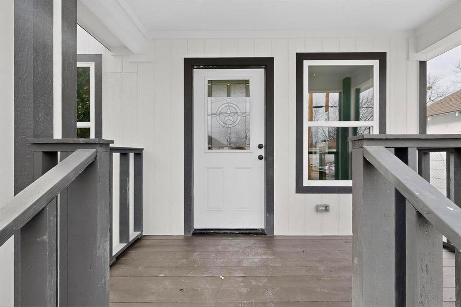 Exterior details and patio area of a home in , Dallas (Image 3).