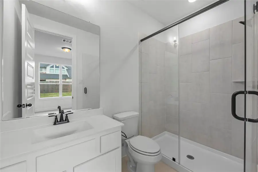 Furnished interior view inside a new home in The Grand Prairie - 60', Hockley (Image 5).