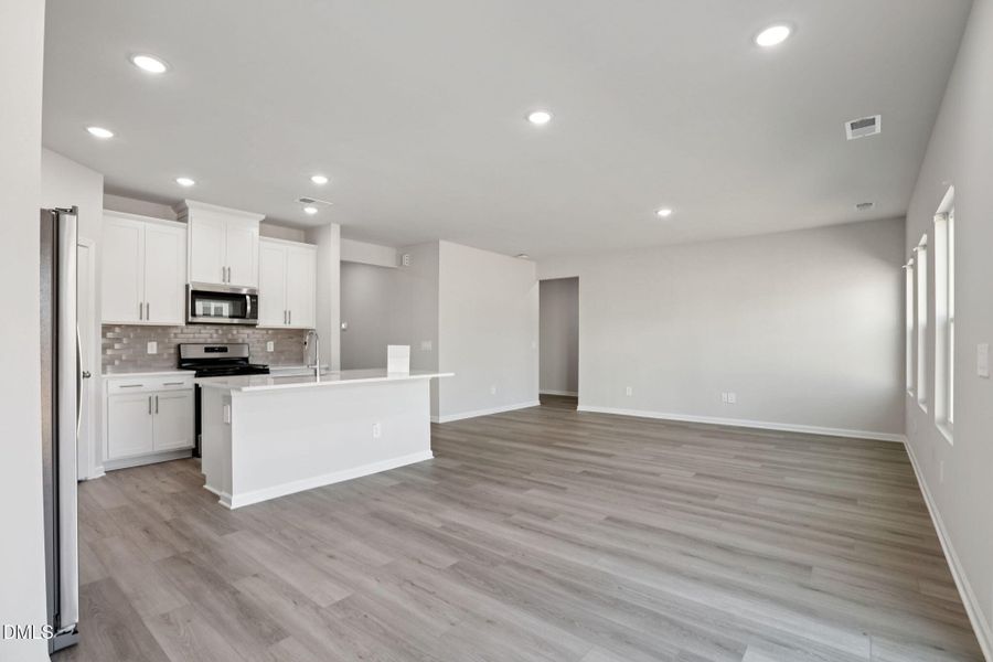 11-web-or-mls-Raleigh- River Glen-36 Hof