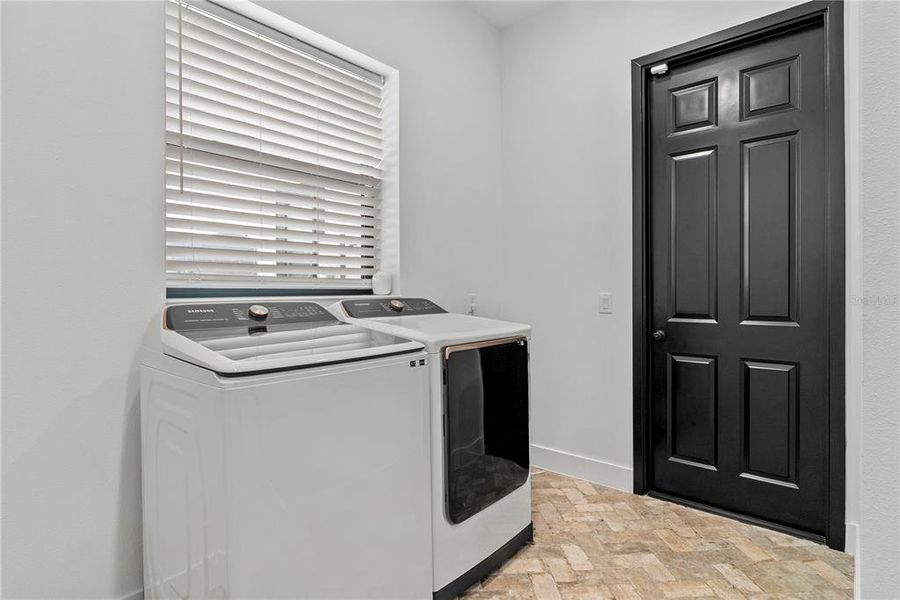 Close-up of interior finishes inside a home in , Tavares (Image 22).