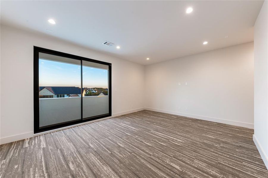 Spacious, unfurnished interior of a new home in , Heath (Image 23).