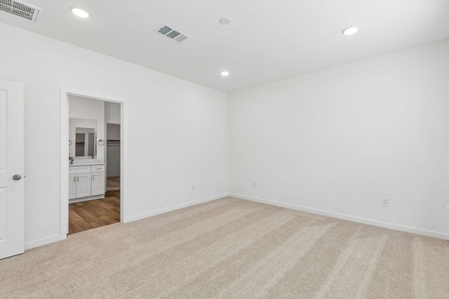 Spacious, unfurnished interior of a new home in Mavera, Conroe (Image 20). Spacious, unfurnished interior of a new home in Mavera, Conroe (Image 20).