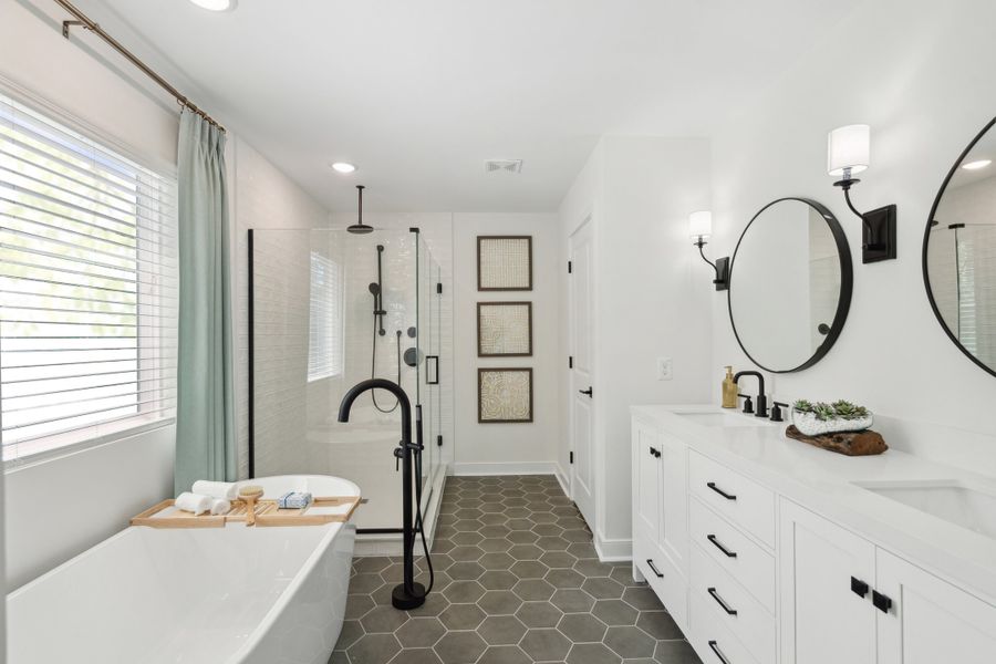 Primary bath with dual sinks & matte black fixtures