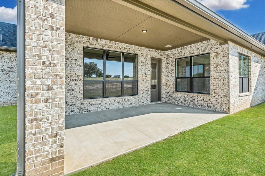Exterior details and patio area of a home in , Weatherford (Image 1). Exterior details and patio area of a home in , Weatherford (Image 1).
