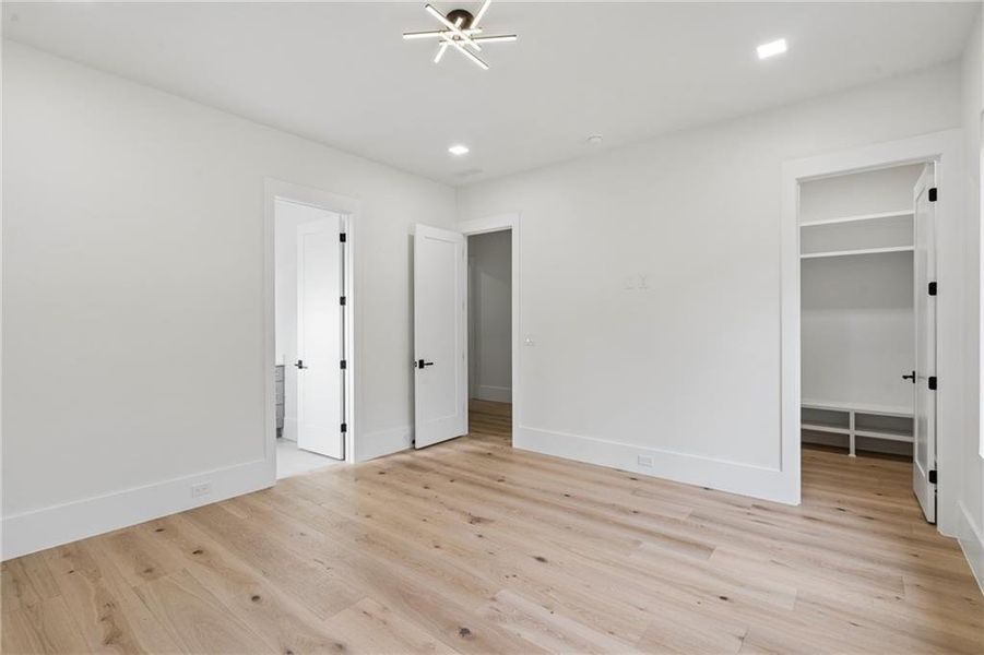 Spacious, unfurnished interior of a new home in , Auburn (Image 25).