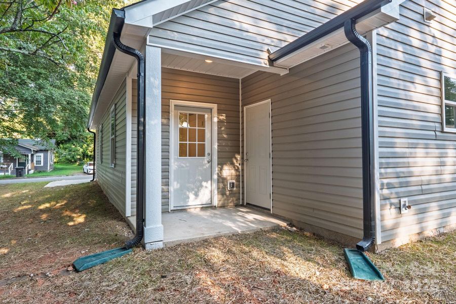Front exterior of a new home in , Statesville, NC, highlighting curb appeal (Image 28). Front exterior of a new home in , Statesville, NC, highlighting curb appeal (Image 28).