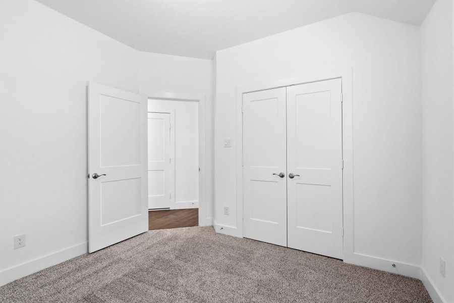 Spacious, unfurnished interior of a new home in Meridiana, Manvel (Image 20).