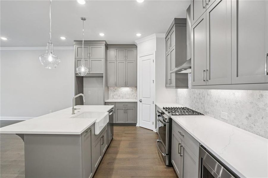 Furnished interior view inside a new home in Ward's Crossing Townhomes, Johns Creek (Image 8).