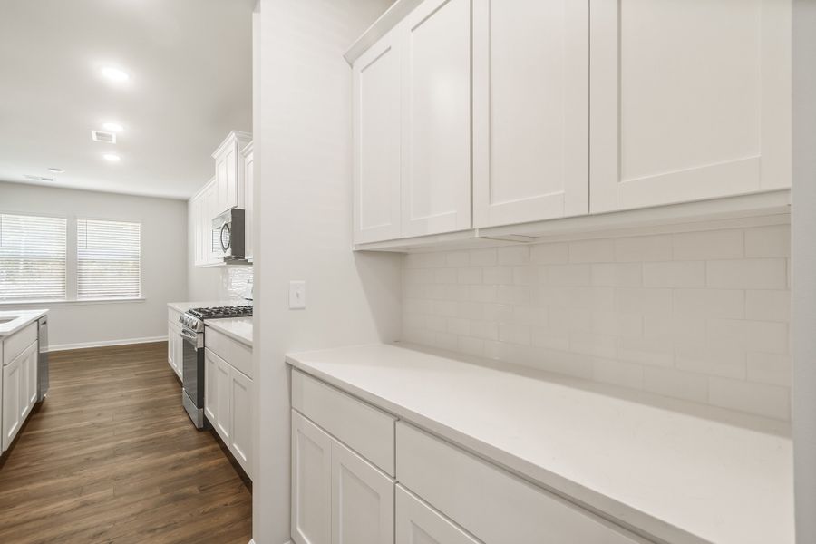 Furnished interior view inside a new home in Pandora's Path, Florence (Image 7).