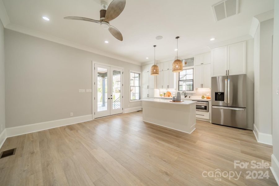 Pool house great room w/view to kitchen