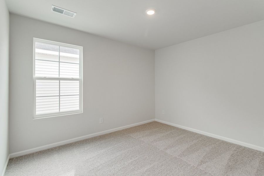 Spacious, unfurnished interior of a new home in Winston Point, Gilbert (Image 31).