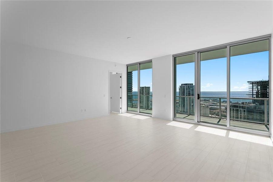 Spacious, unfurnished interior of a new home in , St. Petersburg (Image 26). Spacious, unfurnished interior of a new home in , St. Petersburg (Image 26).