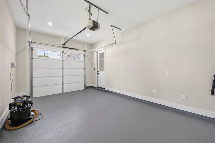Spacious, unfurnished interior of a new home in , Marietta (Image 72).