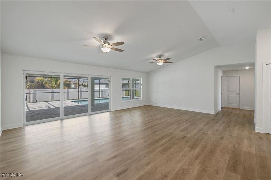 Spacious, unfurnished interior of a new home in Cape Coral, Cape Coral (Image 16).