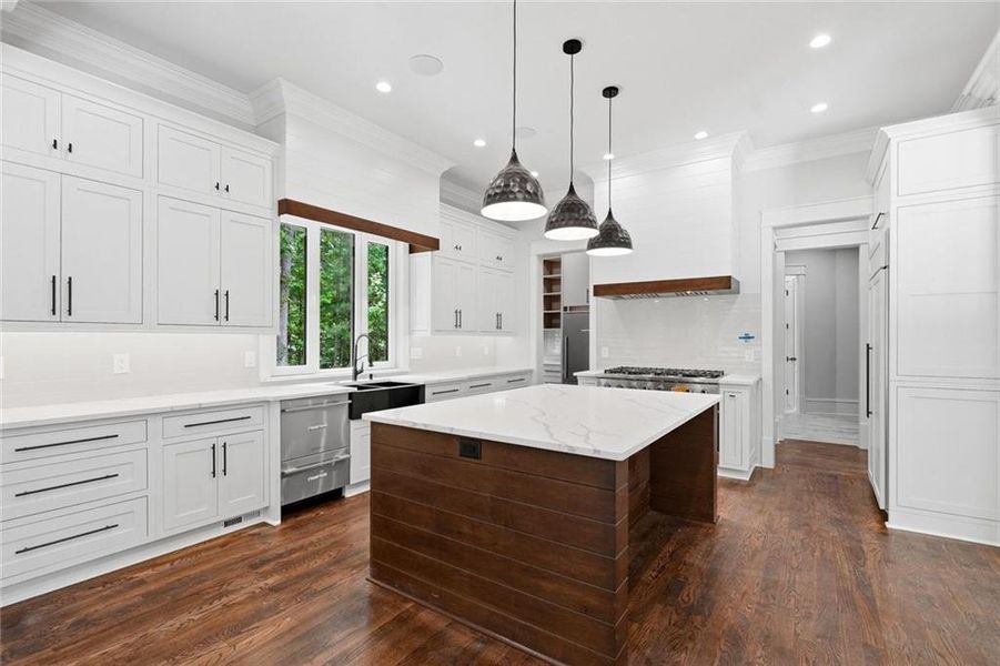 Furnished interior view inside a new home in , Roswell (Image 10).