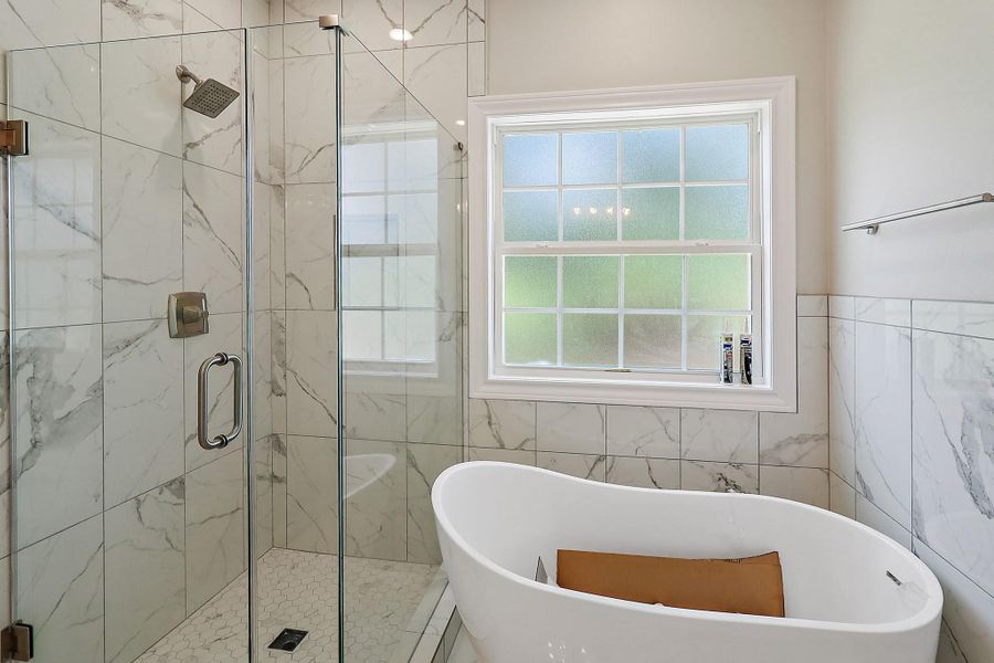 Nice claw tub in primary bathroom Nice claw tub in primary bathroom