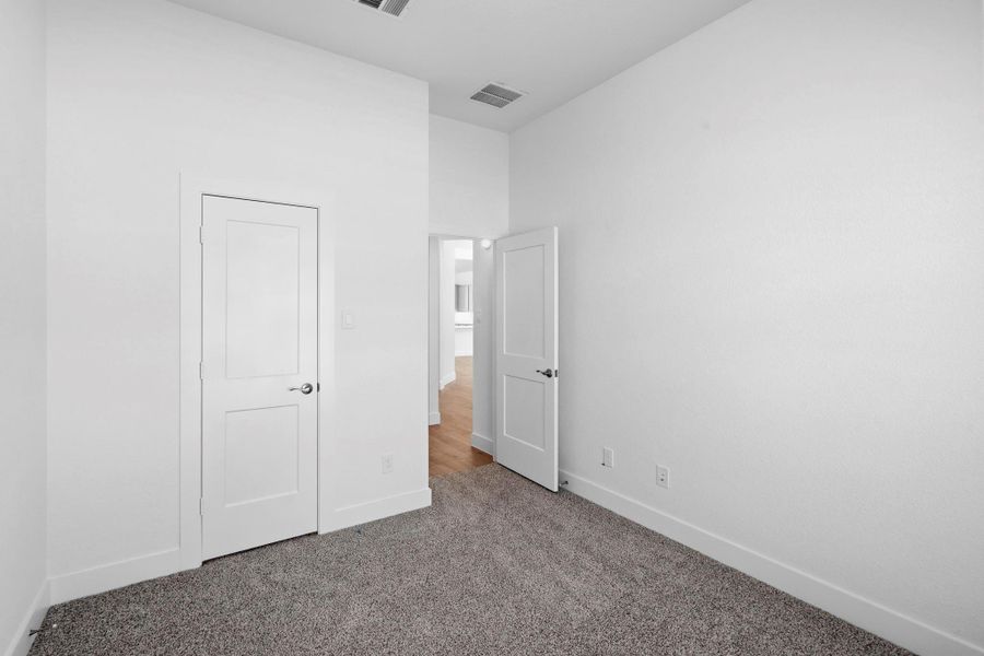 Spacious, unfurnished interior of a new home in Wildrye 45', Waller (Image 18).
