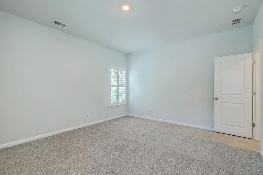 Spacious, unfurnished interior of a new home in The Ponds, Summerville (Image 38). Spacious, unfurnished interior of a new home in The Ponds, Summerville (Image 38).