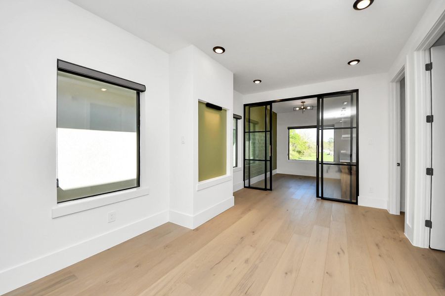 Spacious, unfurnished interior of a new home in , Stafford (Image 36).