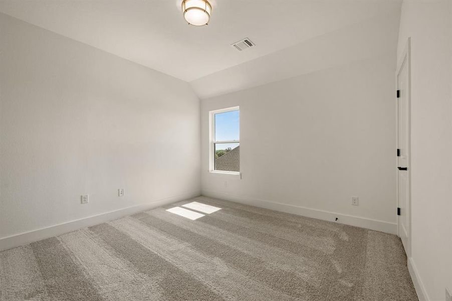 Spacious, unfurnished interior of a new home in Highland Oaks, Boyd (Image 20). Spacious, unfurnished interior of a new home in Highland Oaks, Boyd (Image 20).
