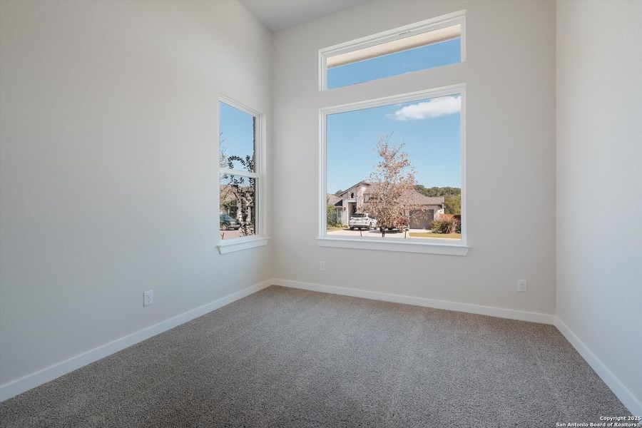 Spacious, unfurnished interior of a new home in Meyer Ranch, New Braunfels (Image 15). Spacious, unfurnished interior of a new home in Meyer Ranch, New Braunfels (Image 15).