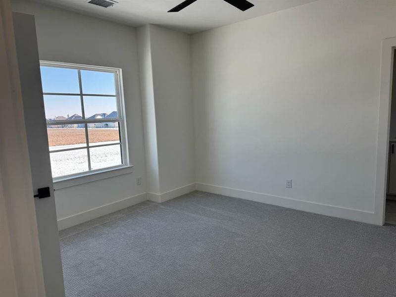 Spacious, unfurnished interior of a new home in , Gunter (Image 13).