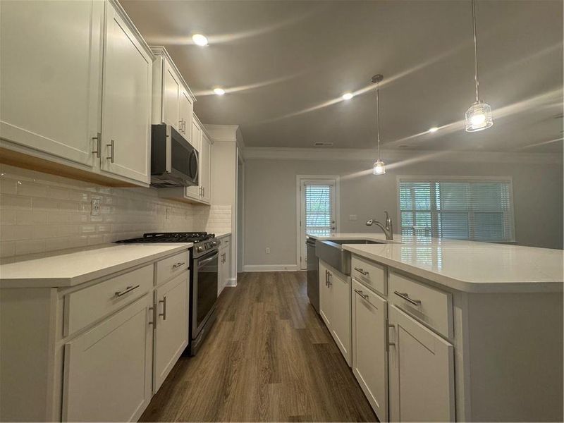 Furnished interior view inside a new home in Tuscany Hills, Douglasville (Image 7).