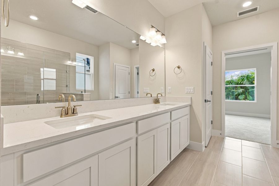 Owner's Bath Owner's Bath