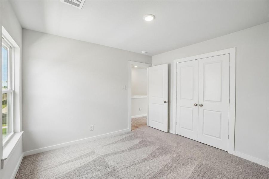 Spacious, unfurnished interior of a new home in Ambergrove, Royse City (Image 26).