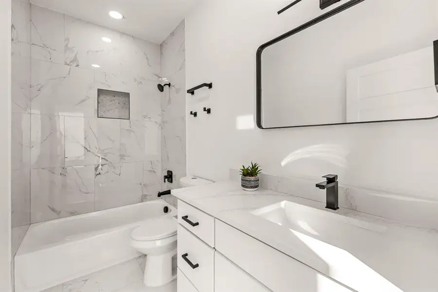 Furnished interior view inside a new home in , Dallas (Image 21). Furnished interior view inside a new home in , Dallas (Image 21).