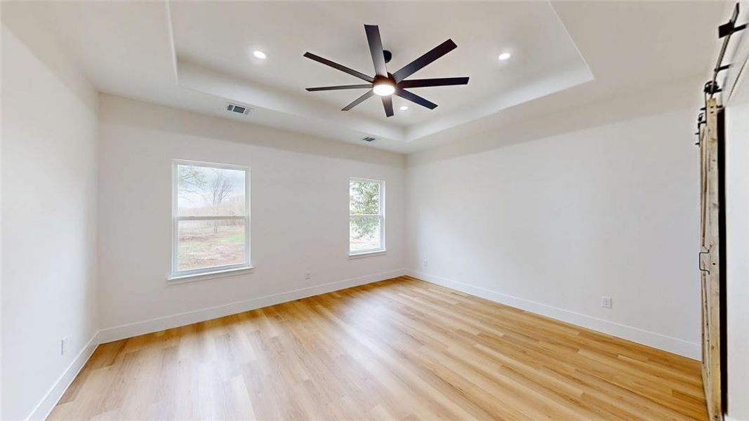 Spacious, unfurnished interior of a new home in , Greenville (Image 28).